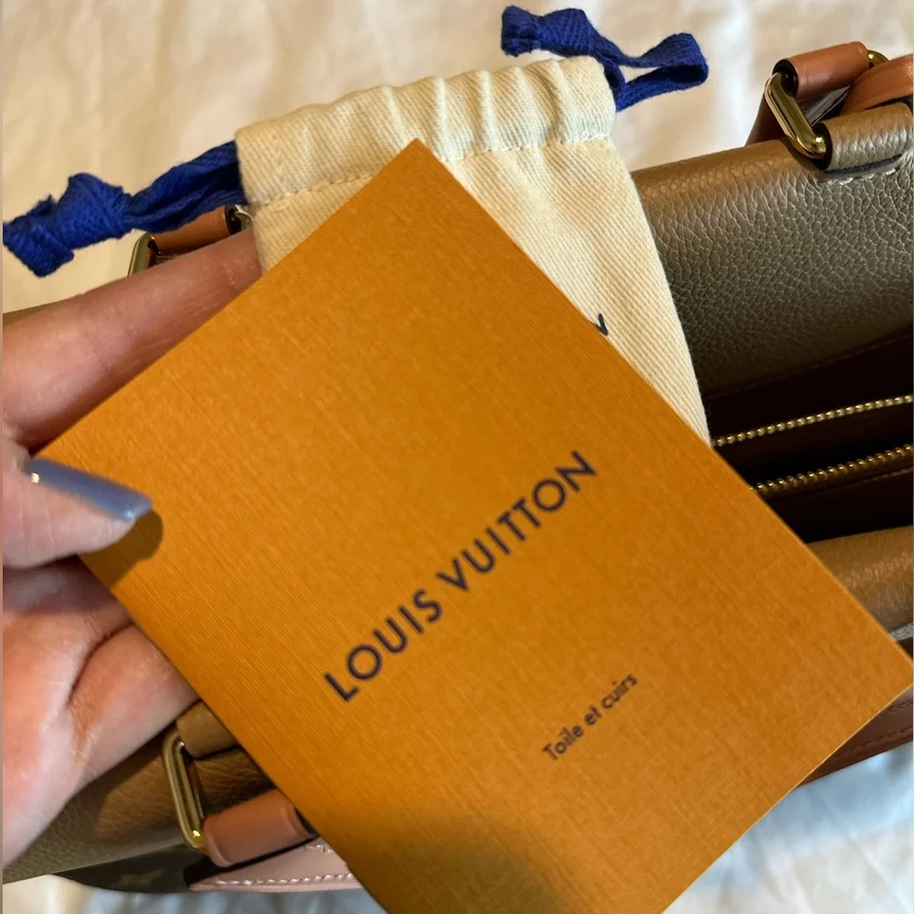 Louis Vuitton Venus Monogram Brown Sesame Tote or Shoulder Bag - Like New - Picture 11 of 15